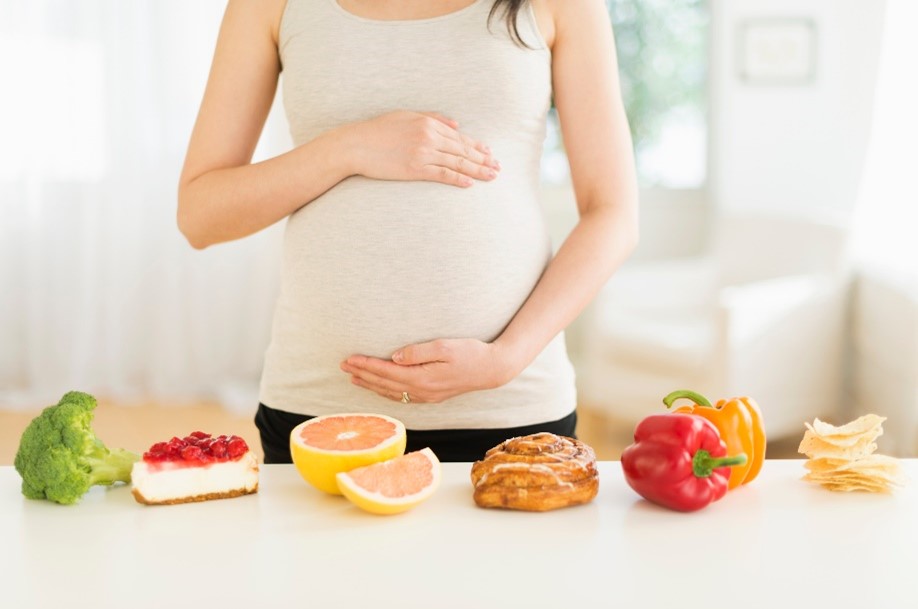 embarazo y alimentos saludables en ácido fólico vitamina b9.