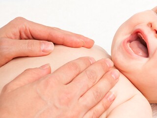 Cómo darle un masaje a tu bebé