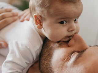 Consejos para papá primerizo—cómo ser un papá involucrado