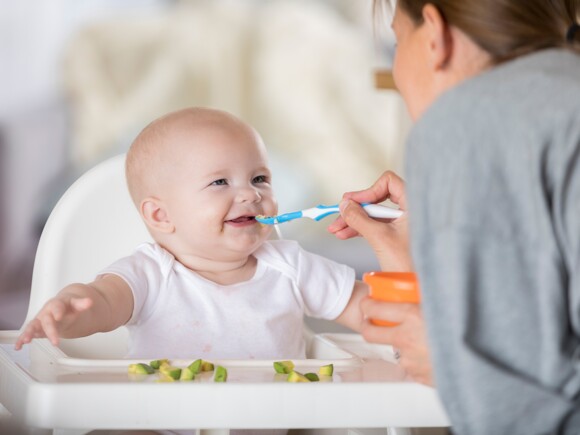 La importancia de la masticación para el futuro del bebé